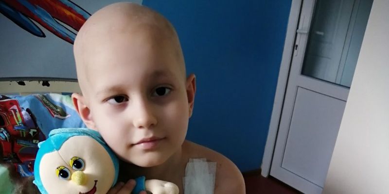 У 6-летнего Никиты из Харькова обнаружили рак: семья просит о помощи