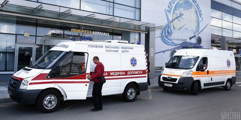 Запах аміаку в "Борисполі": в лікарню доставили одну людину, ще 50 поскаржилися на погане самопочуття