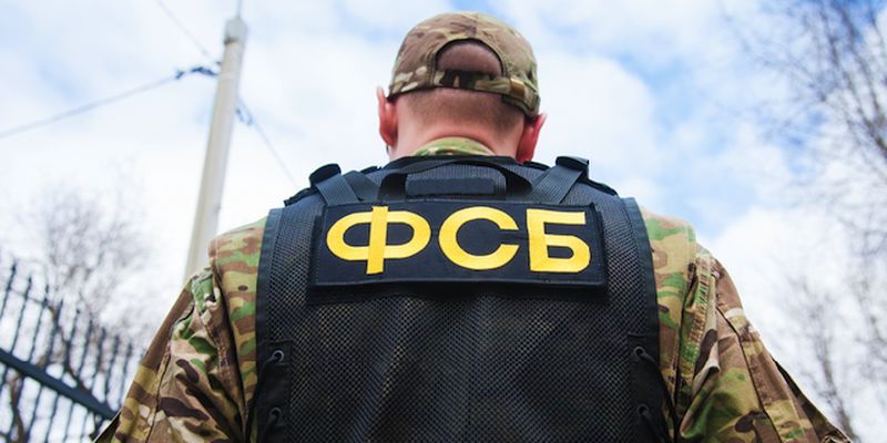 Новые обыски в Крыму: российские силовики задержали бывшего члена Меджлиса