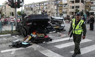 Регулярно нарушает ПДД: автомобиль израильского министра попал в ДТП, есть пострадавшие