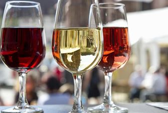Британка обнаружила у себя рак благодаря бокалу вина
