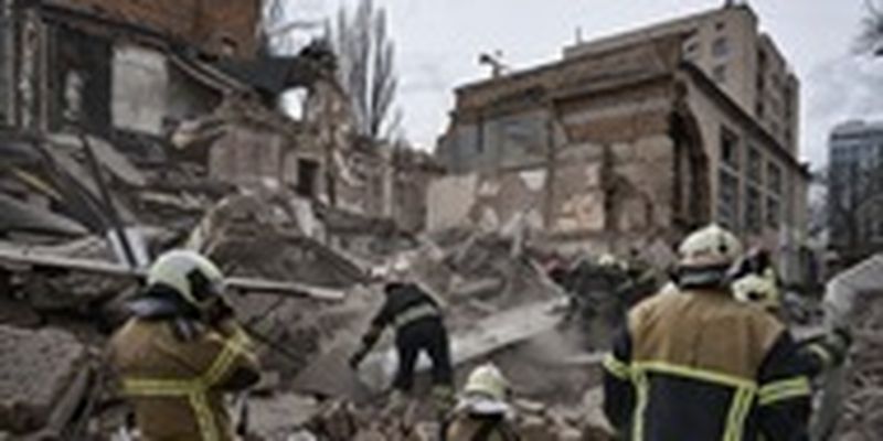 В Киеве обнаружили новых пострадавших после атаки РФ