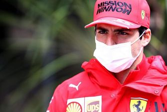 Сайнс: «Мне не хватает наката и понимания болидa Ferrari»