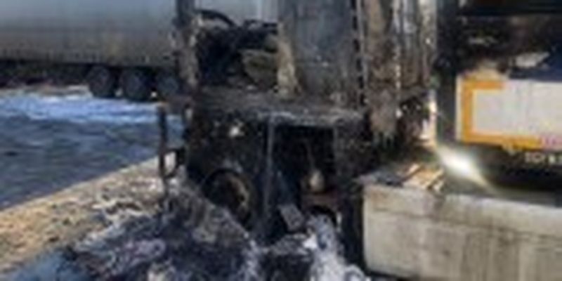 У пункті пропуску на кордоні з Росією загорілася вантажівка: людей евакуйовували