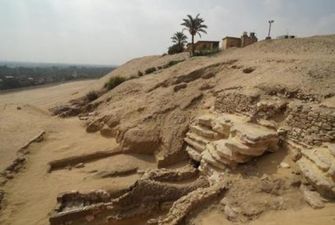 Археологи нашли катакомбы другой цивилизации возле древнейшей пирамиды Египта
