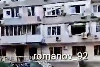 В домах повылетали окна: новые видео последствий мощных взрывов в Крыму
