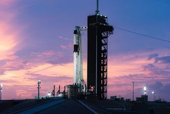 SpaceX представила членов экипажа первой гражданской космической миссии