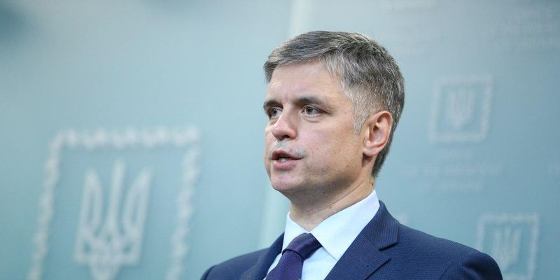 Україна може відмовитись від вступу в НАТО - посол Пристайко