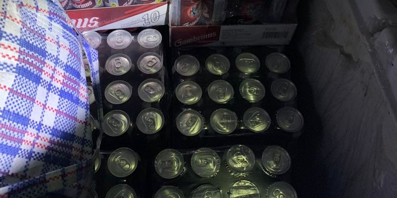 На Закарпатье украинец пытался ввезти 245 литров пива