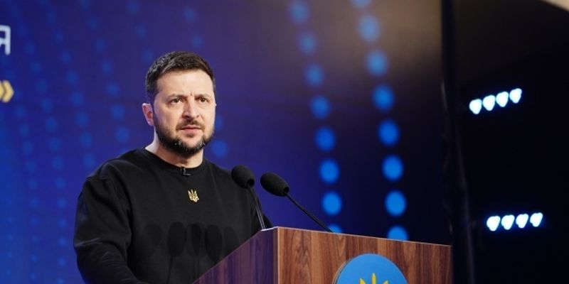 Почти 60% украинцев назвали политиком года Зеленского
