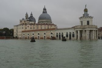 Причинами наводнения в Венеции могли быть изменение климата и коррупция