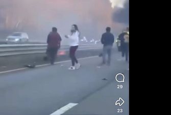 Велосипедист у Бостоні загорівся після аварії, під час якої перехожі намагалися допомогти