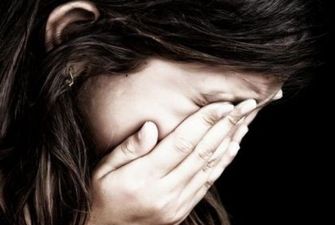 Киевлянка позволяла взрослым насиловать свою малолетнюю дочь