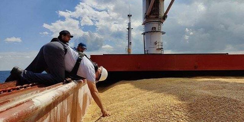 Зернова угода закінчується завтра: в ООН тривають переговори про продовження експорту