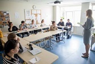 В Эстонии подняли штрафы для учителей, преподавающих на русском
