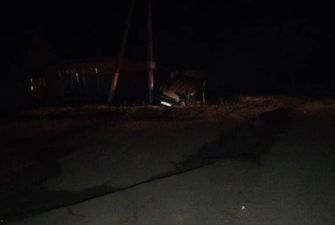 На Киевщине пьяный водитель врезался в электроопору: мужчина погиб на месте
