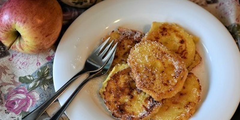 Постный завтрак на скорую руку: рецепт пышных оладий с яблоками/Разнообразьте ваше повседневное меню