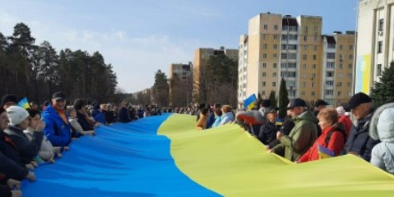 Оккупанты пытаются разогнать силой митинг в Славутиче