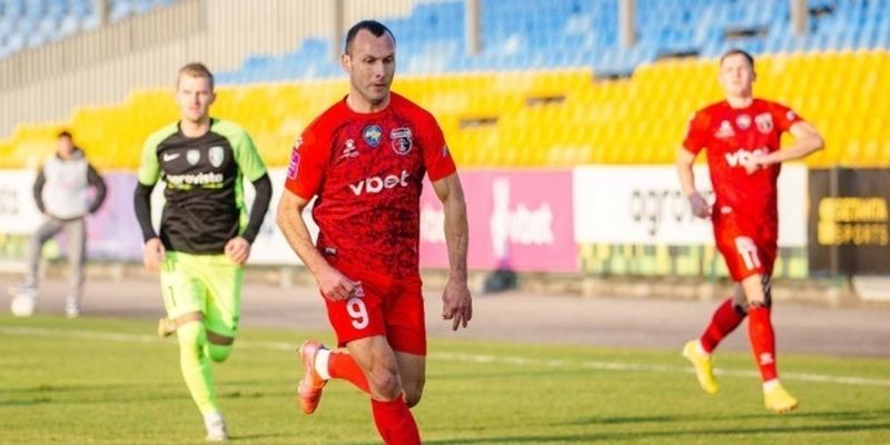 ФК «Верес» продлил контракт с форвардом Шестаковым
