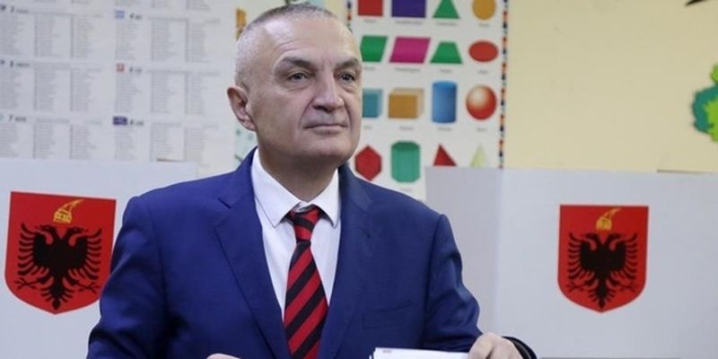 В Албании президенту объявили импичмент