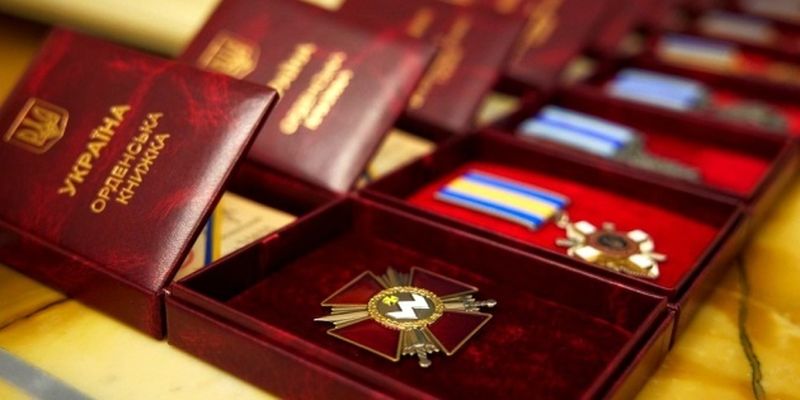 Глава государства наградил 573 защитников Украины, 283 – посмертно