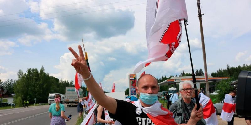 Белорусы на границе с Польшей призвали ужесточить санкции против режима Лукашенко
