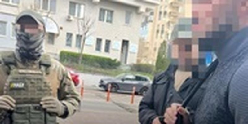 Экс-советника ОП разоблачили на махинациях в Укрзализныце