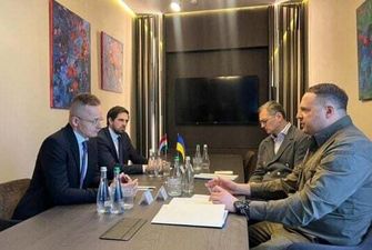 В Ужгороде стартовала встреча Кулебы и Ермака с главой МИД Венгрии: что известно