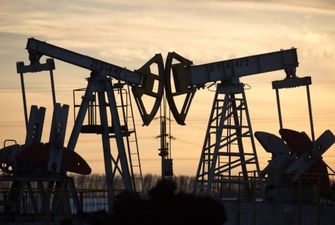 Нефть дешевеет из-за сомнений в отношении восстановления спроса