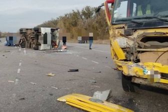 На Киевщине столкнулись грузовик и микроавтобус, есть пострадавшие