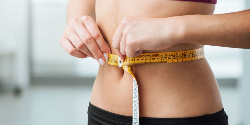 Ученые объяснили сложность похудения людей в возрасте
