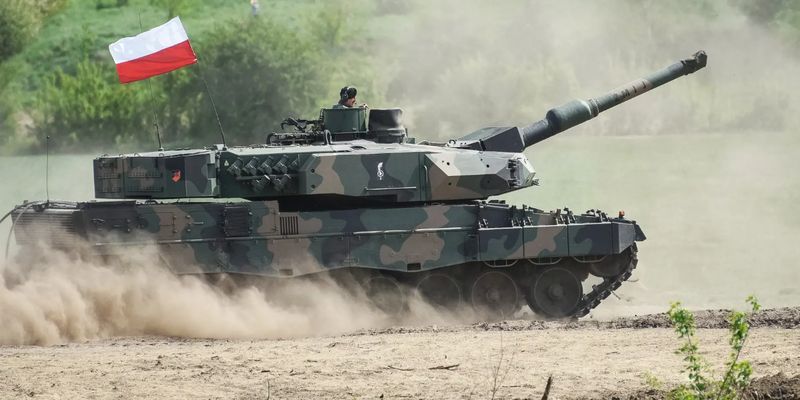 Польша начала обучение украинских военных на танках Leopard 2, — министр обороны Блащак