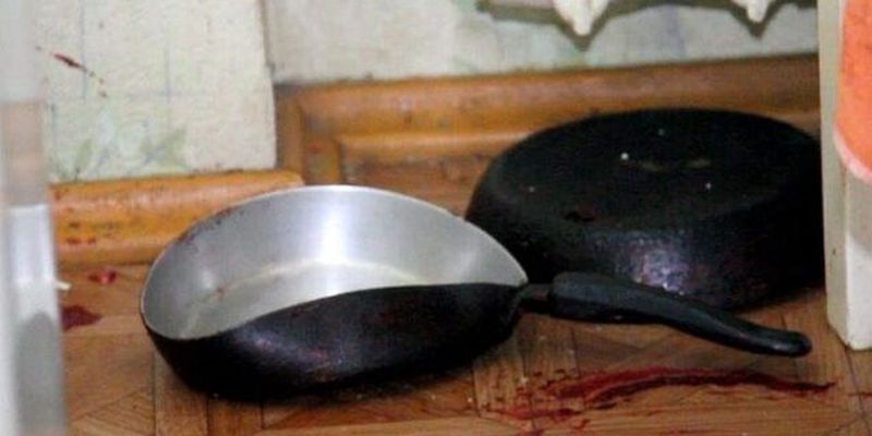 Под Днепром мужчина до смерти избил женщину сковородкой: подробности
