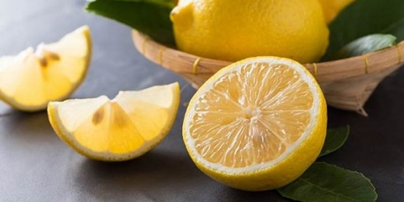 Эксперты рассказали, к каким последствиям может привести употребление лимонов