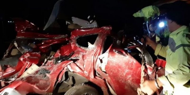 В Індонезії через сварку водія з пасажиром розбився автобус, останній вихопив кермо: є жертви