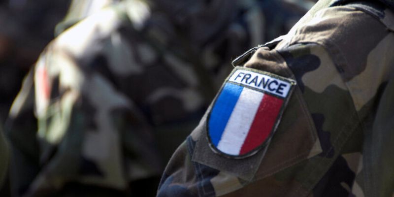 Швейцарские СМИ назвали возможные сценарии привлечения французских войск в Украину