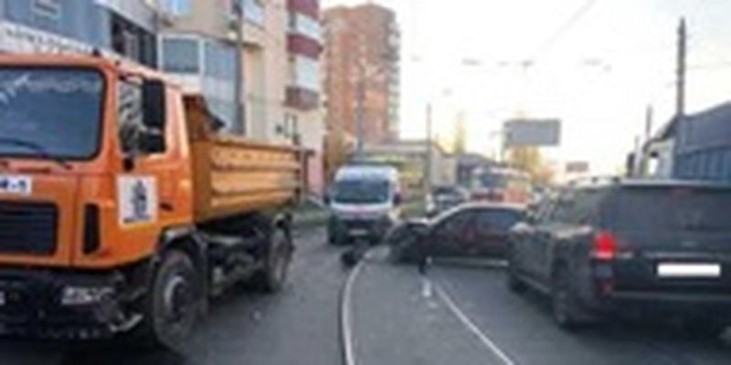 В Харькове произошло тройное ДТП, есть жертвы