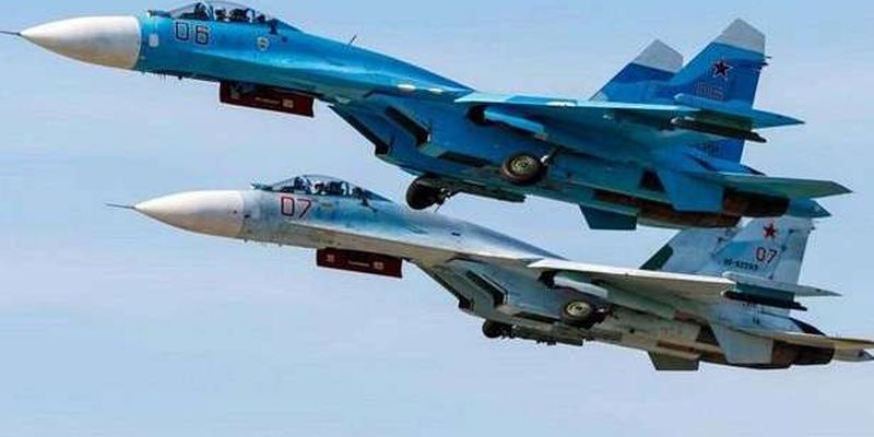 Біля кордонів Латвії помітили російські військові літаки та корабель