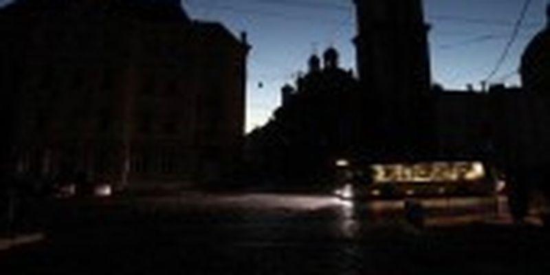 У Львові чути вибухи і є проблеми зі світлом: голова ОВА каже про удар по об'єкту енергетики