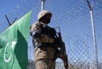 Внаслідок нападу бойовиків на військовий пост в Пакистані загинув солдат