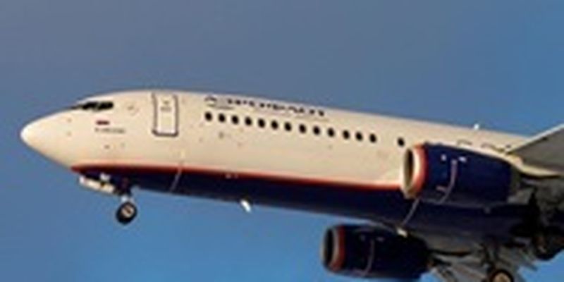 Пассажиропоток российских авиакомпаний в апреле снизился на треть - СМИ