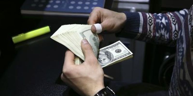 У Верховній Раді повідомили, чи зміниться в Україні фіксований курс долара до кінця року