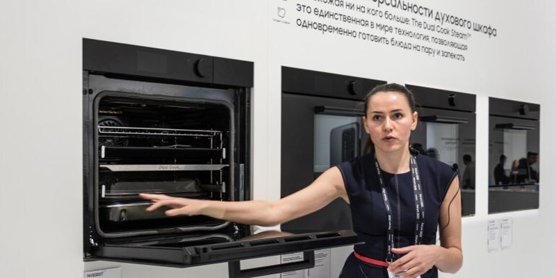 Умная бытовая техника на Samsung Forum 2020: паровой шкаф AirDresser, модульный холодильник Bespoke, беспроводные пылесосы Jet Wallmount
