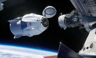 Экипаж Crew Dragon успешно прибыл на МКС