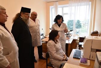 В Запорожье прихожане УПЦ пожертвовали 170 тыс грн на аппарат для лечения детей