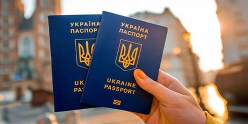 Паспорт гражданина Украины и загранпаспорт можно получить за границей: что изменилось