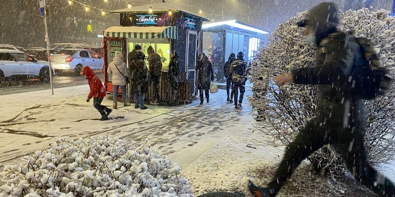 Киев накроет лютая непогода: коммунальщики уже на "низком старте"
