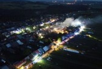 Масштабна пожежа у Польщі: понад 100 людей залишились без домівок, 9 людей постраждали