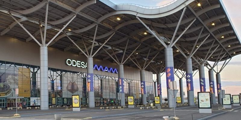 В Одессе иностранец пытался вскрыть себе вены в аэропорту