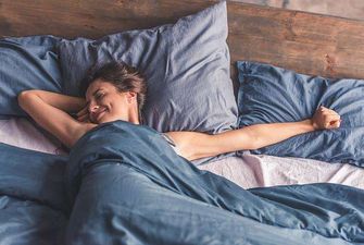 Вчені виявили мутацію, що допомагає людям спати ефективно